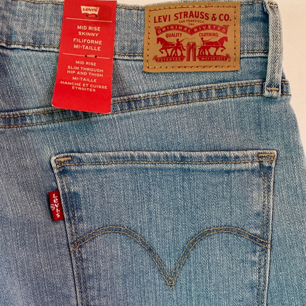 NWT Levi's Blue Jeans 30W 32L - Picture 7 of 7